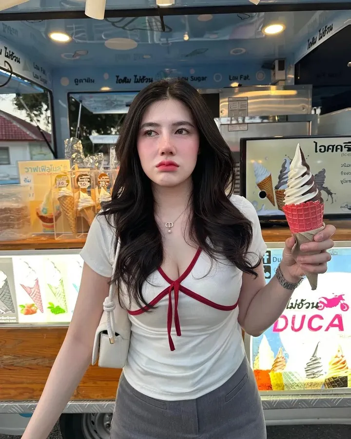 แนน วริศรา (_nanwarisara_4005) เน็ตไอดอล