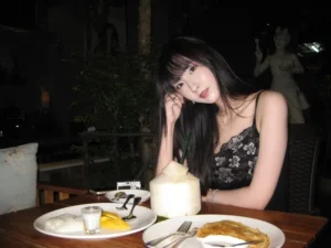 เอมมี่ Emmy BNK48